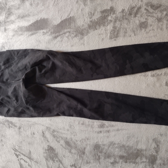 Lululemon Swift Speed High-Rise Tight 28"Heritage 365 Camo Deep Coal Multi Sz 2. - Picture 2 of 4